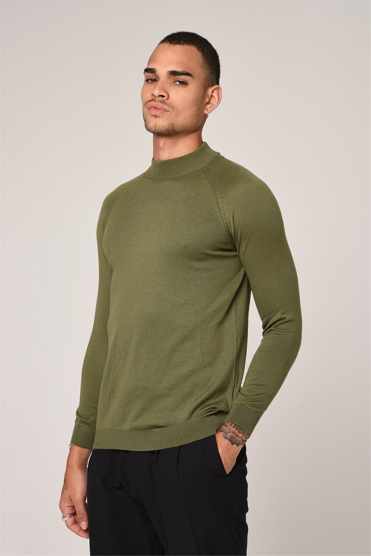 Yarım Balıkçı Yaka Slim Fit Triko Kazak