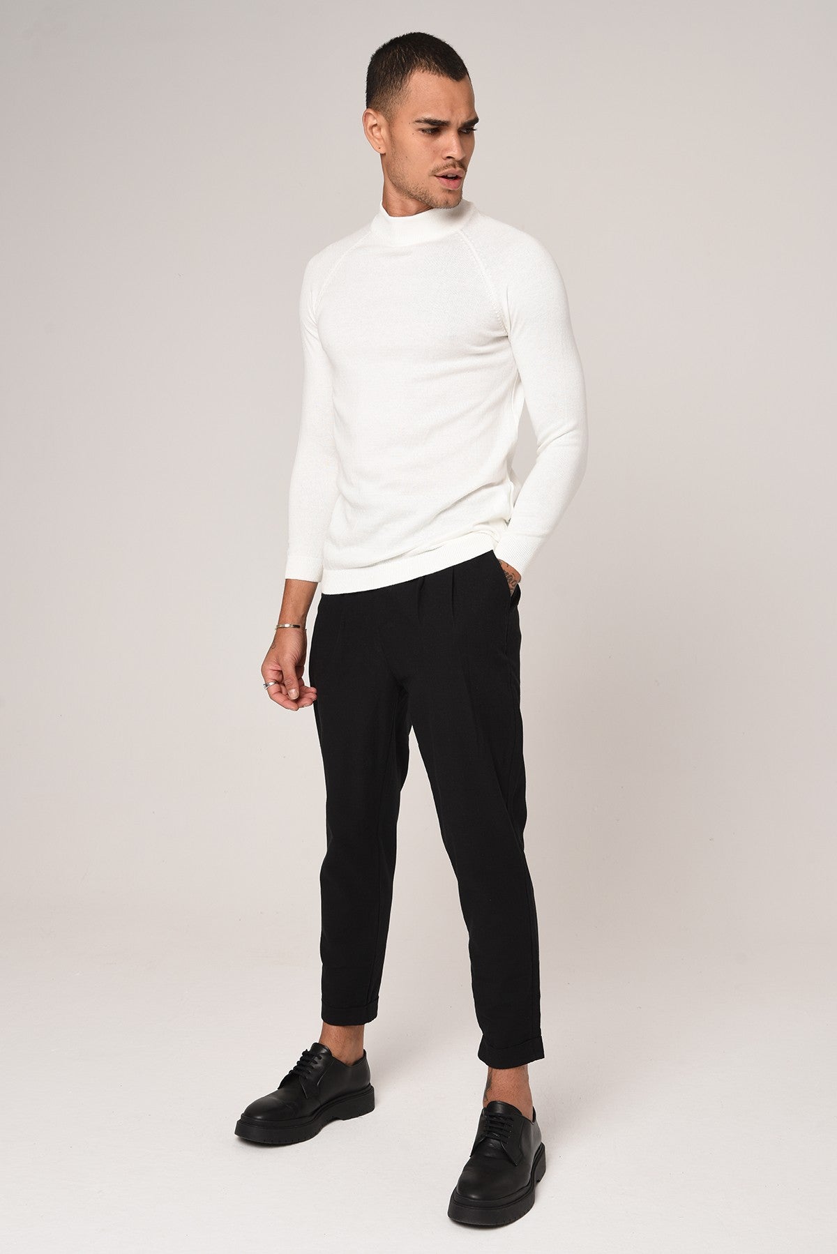 Yarım Balıkçı Yaka Slim Fit Triko Kazak