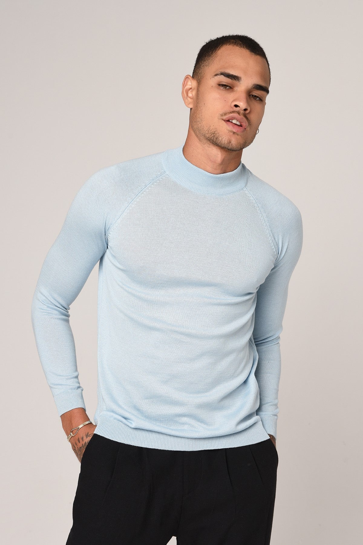 Yarım Balıkçı Yaka Slim Fit Triko Kazak