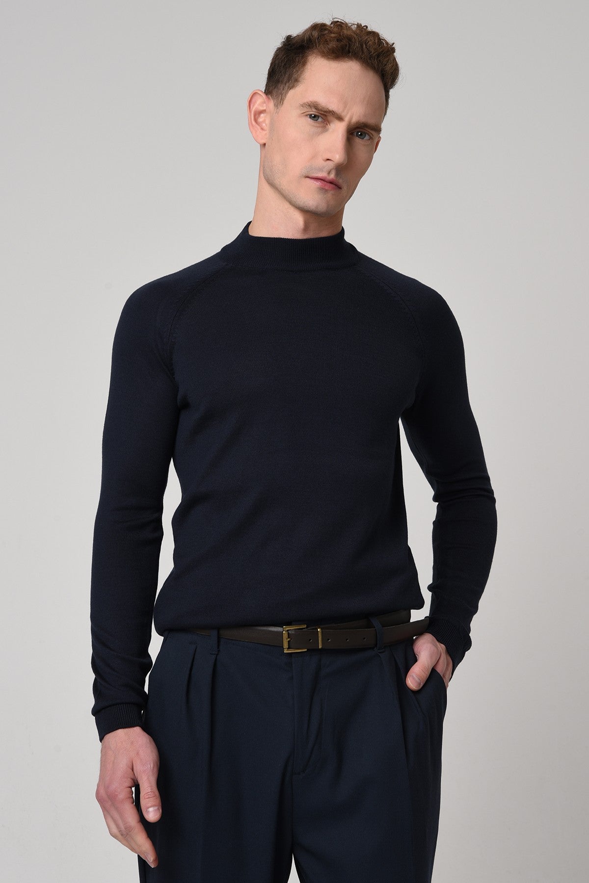 Yarım Balıkçı Yaka Slim Fit Triko Kazak