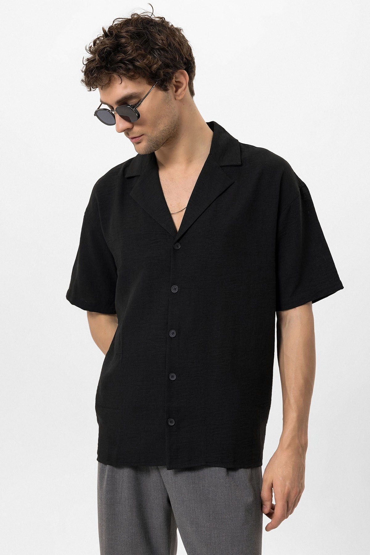 Apaş Yaka Oversize Kısa Kollu Erkek Gömlek