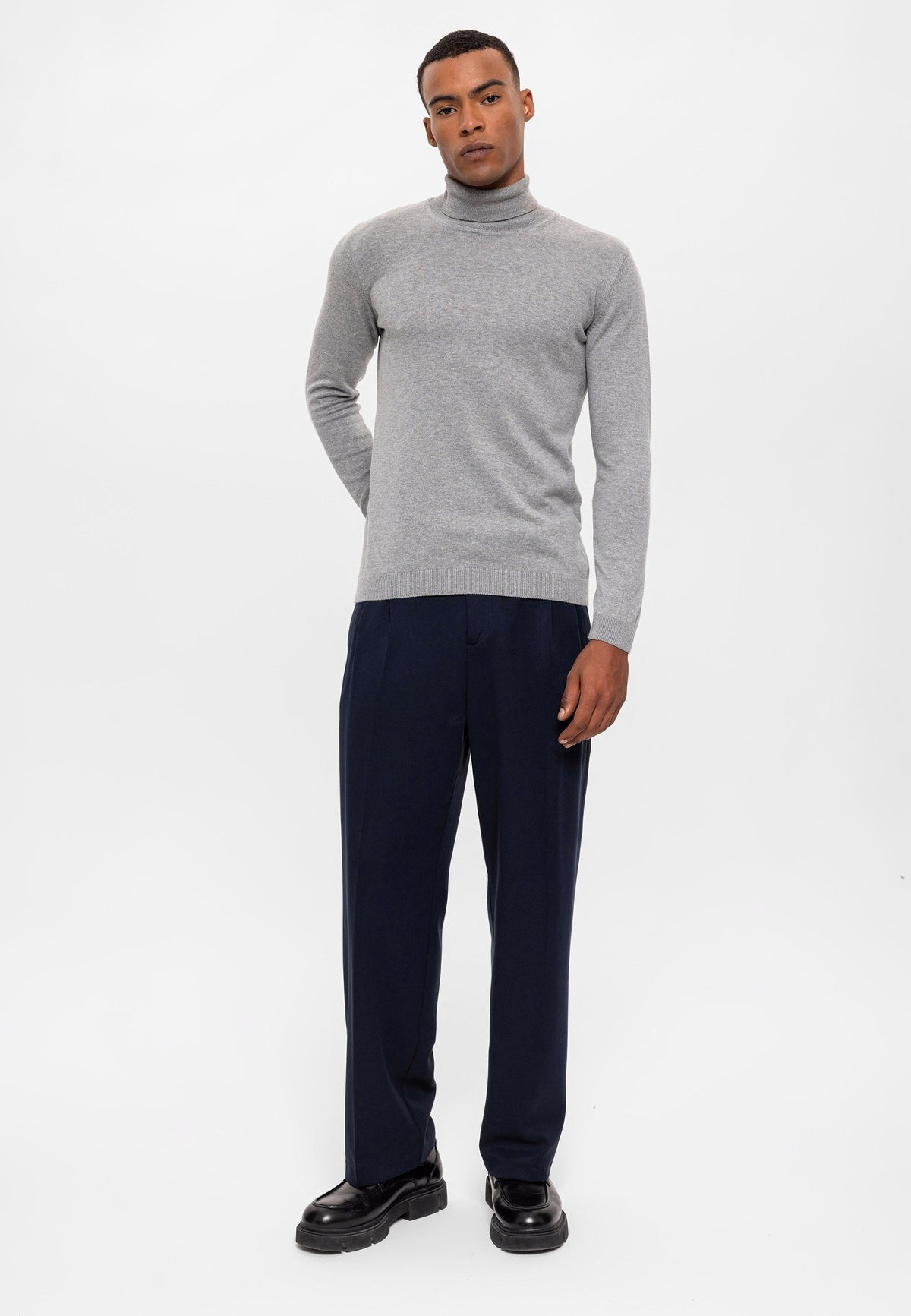 Tam Boğazlı Erkek Triko