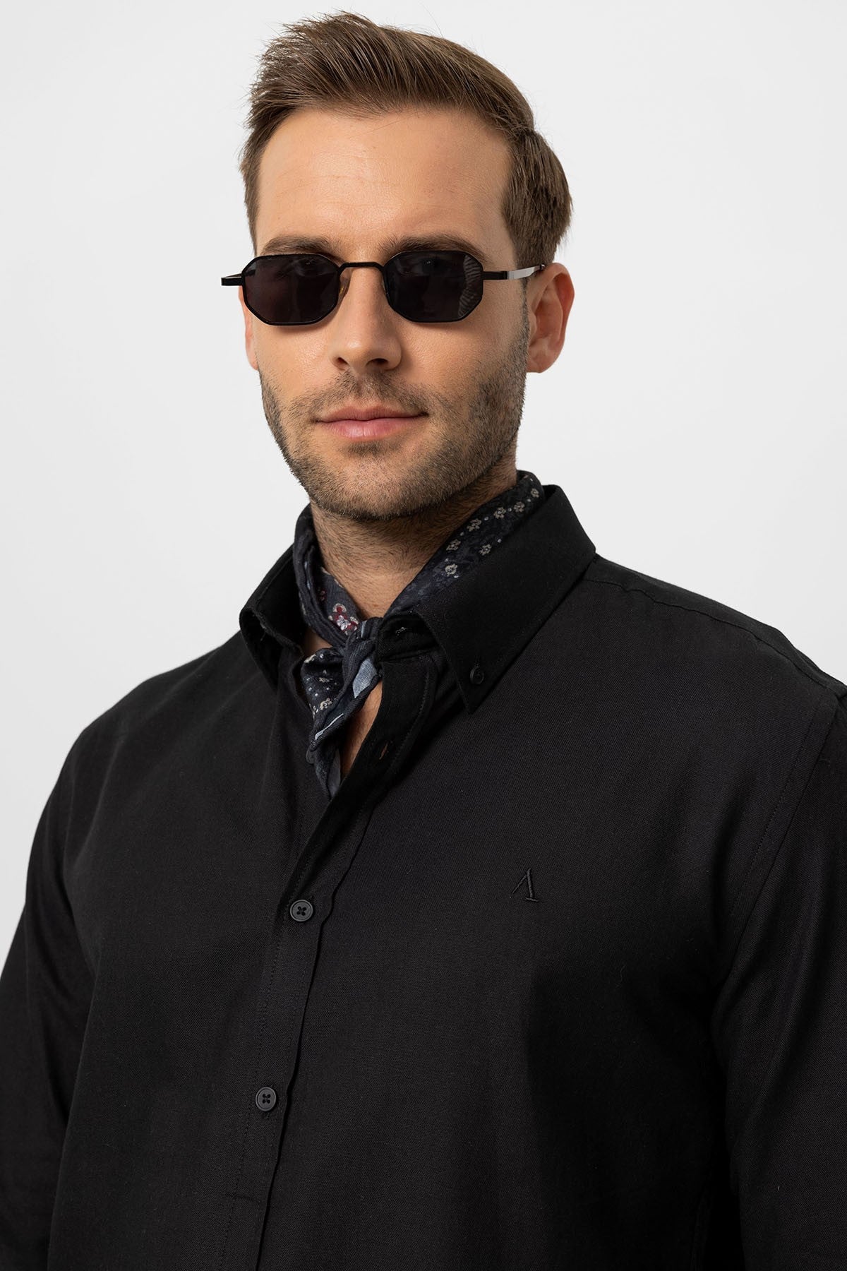 Antioch Yaka Düğmeli Slim Fit Erkek Gömlek