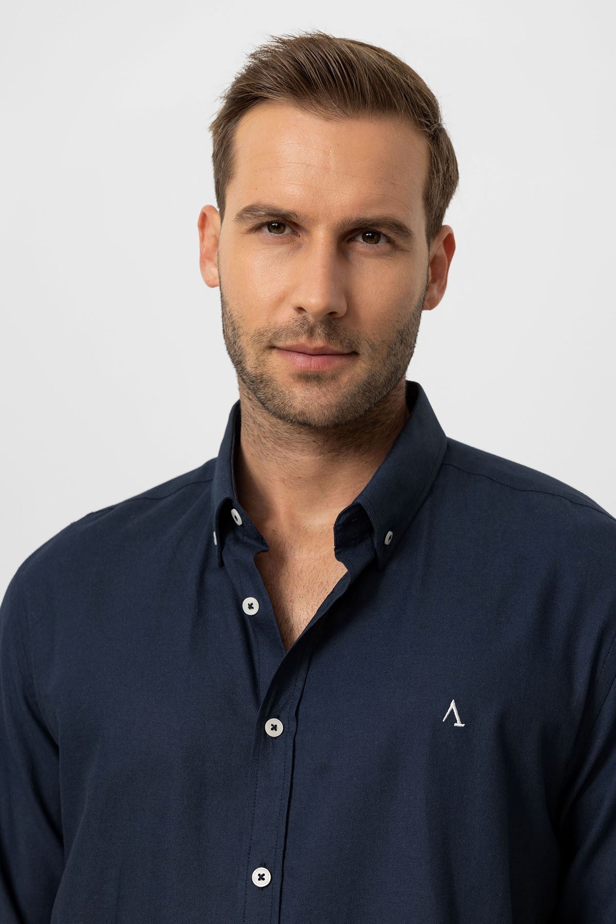 Antioch Yaka Düğmeli Slim Fit Erkek Gömlek