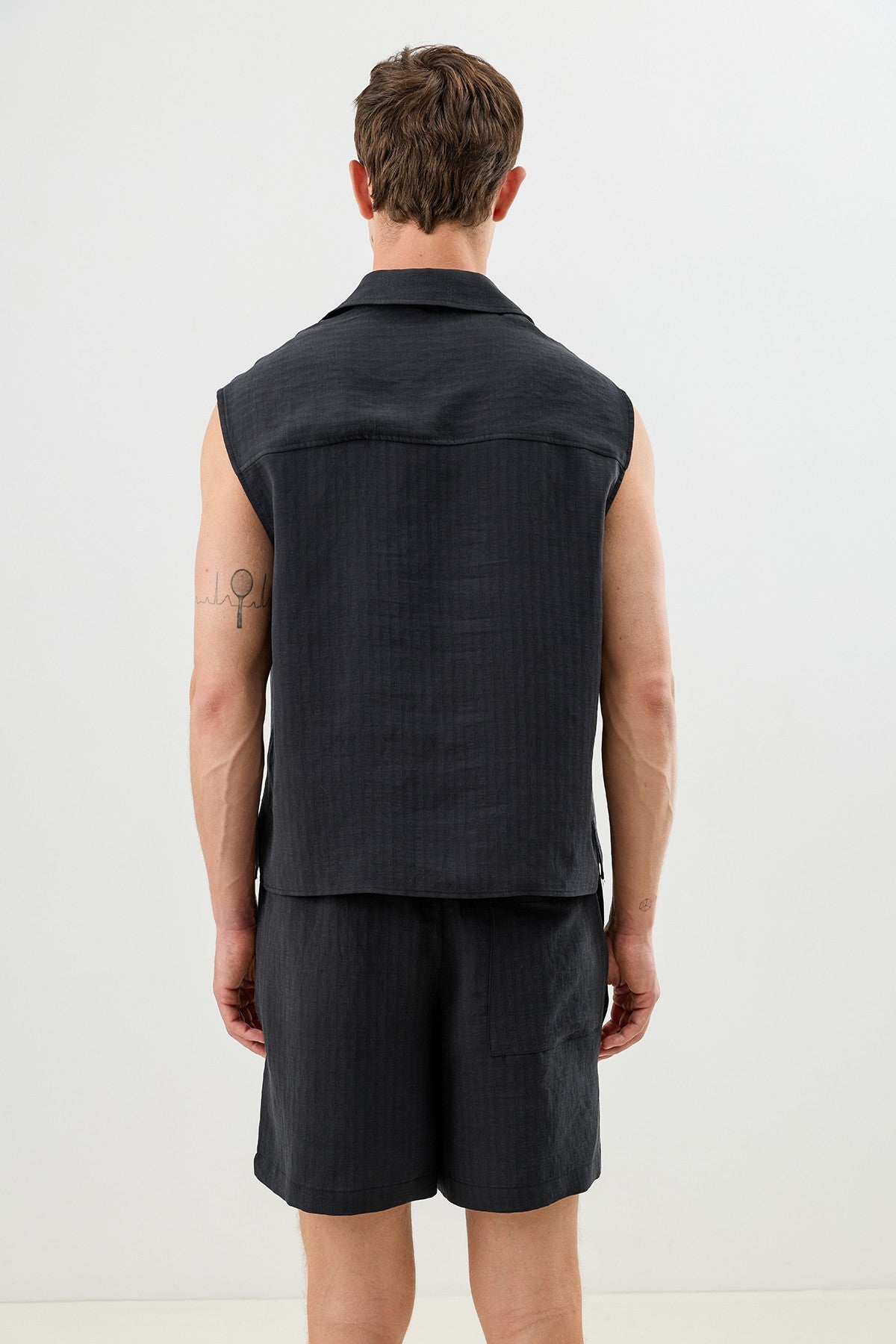 Lyocell Karışımlı Crop Fit Kolsuz Erkek Gömlek