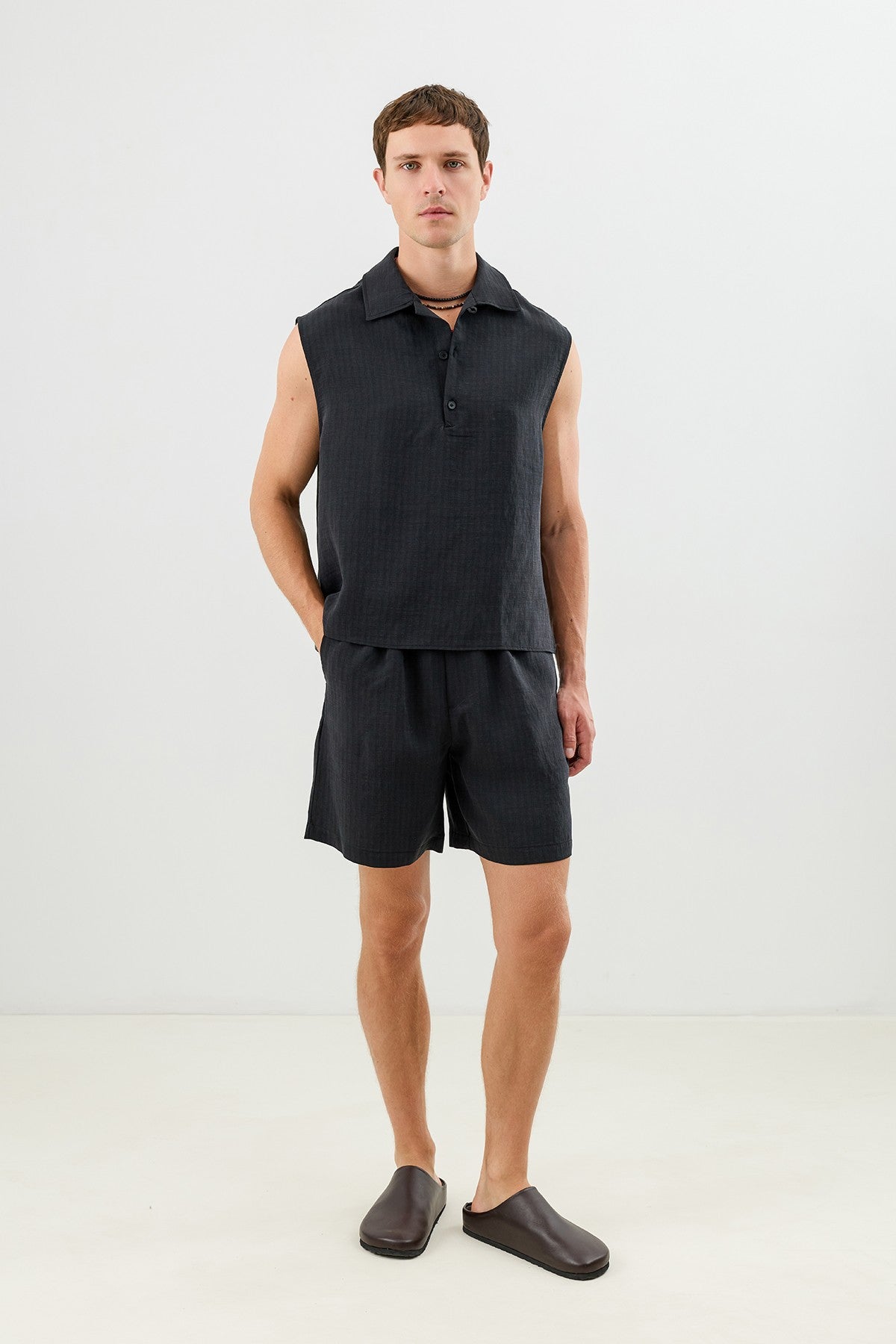 Lyocell Karışımlı Crop Fit Kolsuz Erkek Gömlek