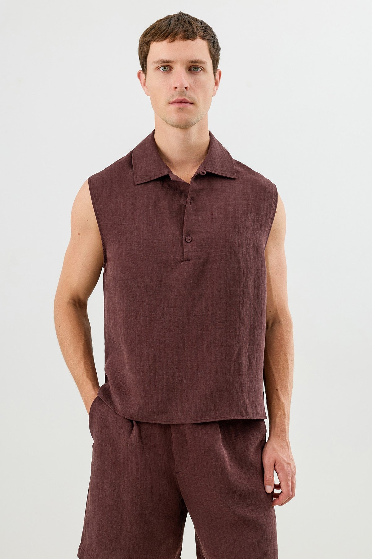 Lyocell Karışımlı Crop Fit Kolsuz Erkek Gömlek