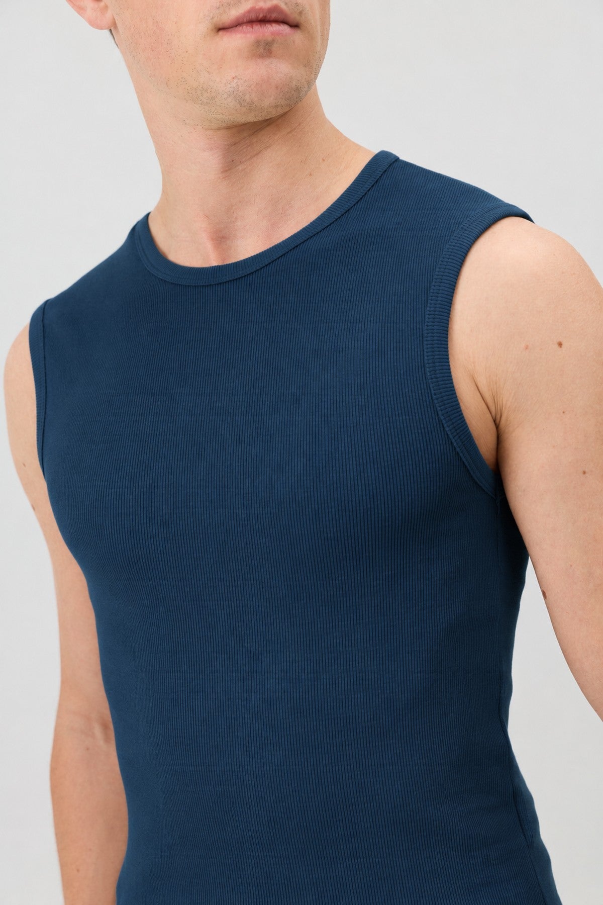 Pamuklu Kolsuz Erkek T-Shirt