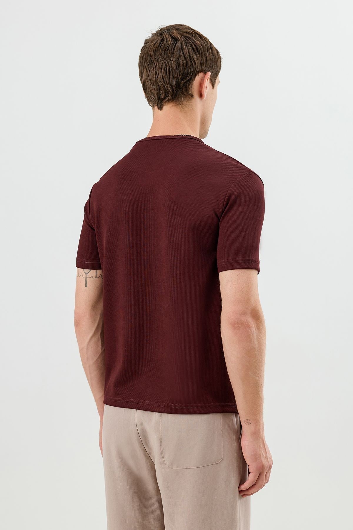Pamuklu Düğmeli Yaka T-shirt