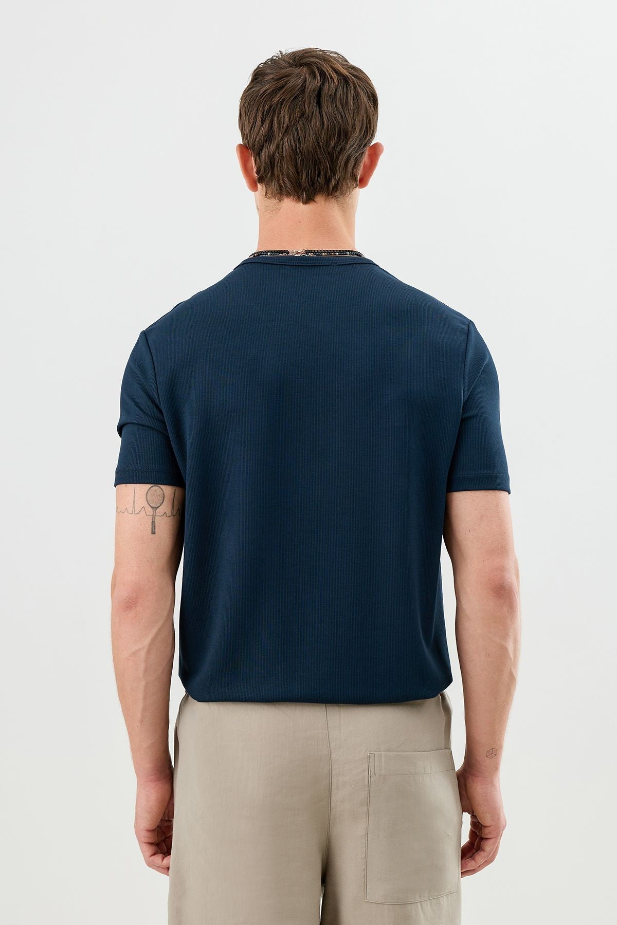 Pamuklu Düğmeli Yaka T-shirt