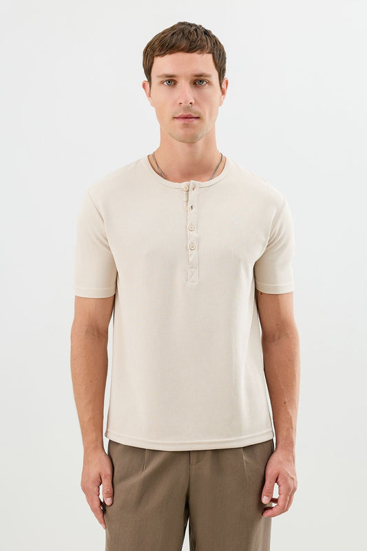 Pamuklu Düğmeli Yaka T-shirt
