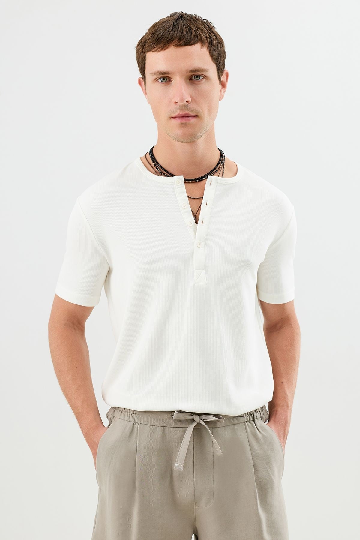 Pamuklu Düğmeli Yaka T-shirt