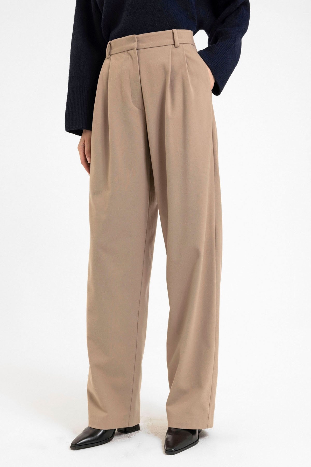 Kadın Yüksek Bel Pens Detaylı Straight Fit Pantolon