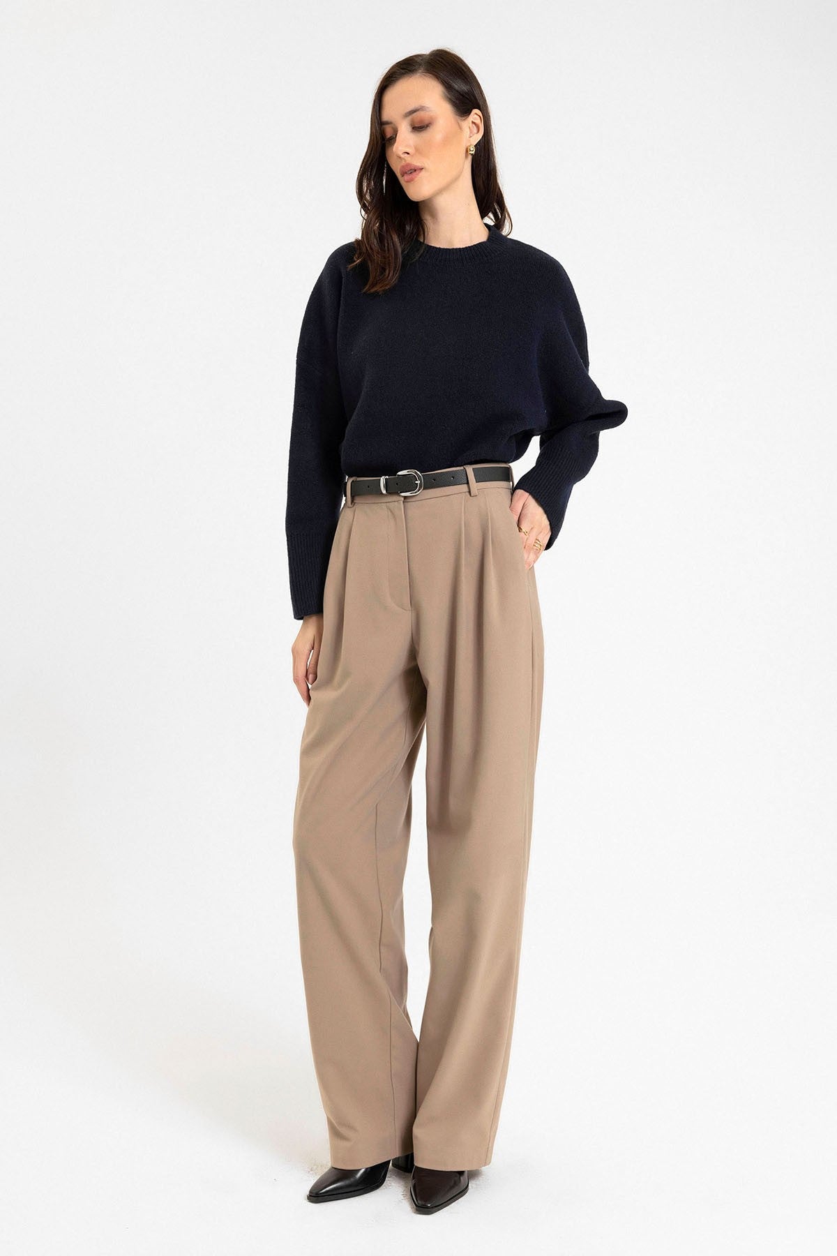 Kadın Yüksek Bel Pens Detaylı Straight Fit Pantolon