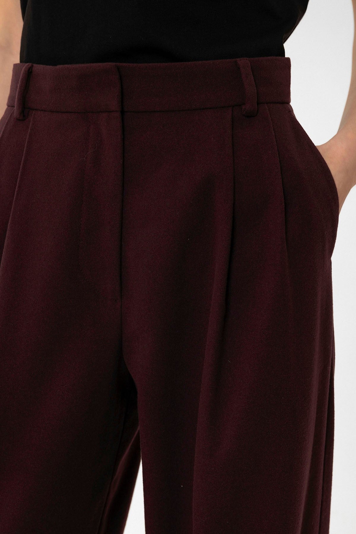 Kadın Yüksek Bel Pens Detaylı Straight Fit Pantolon