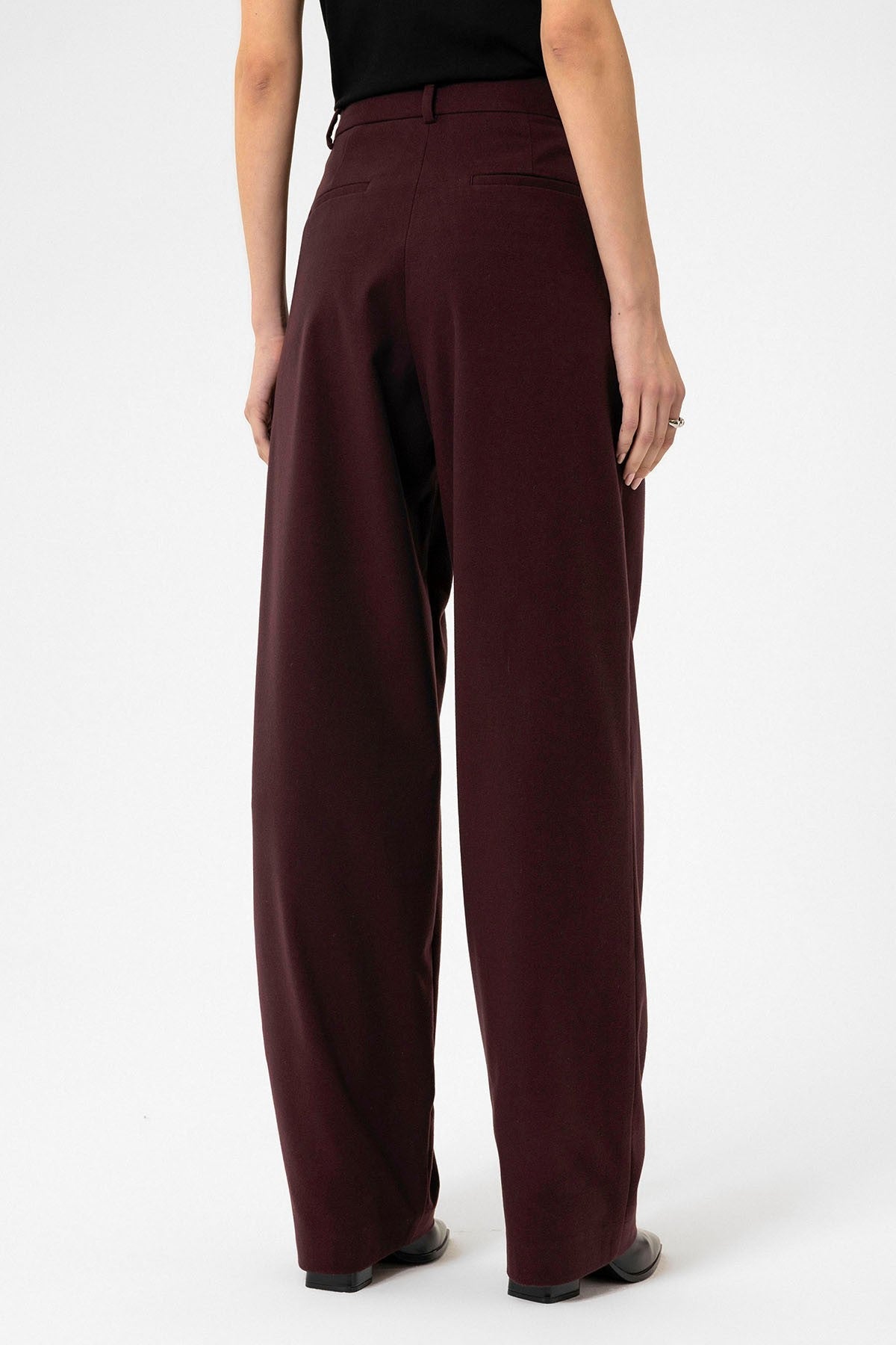 Kadın Yüksek Bel Pens Detaylı Straight Fit Pantolon