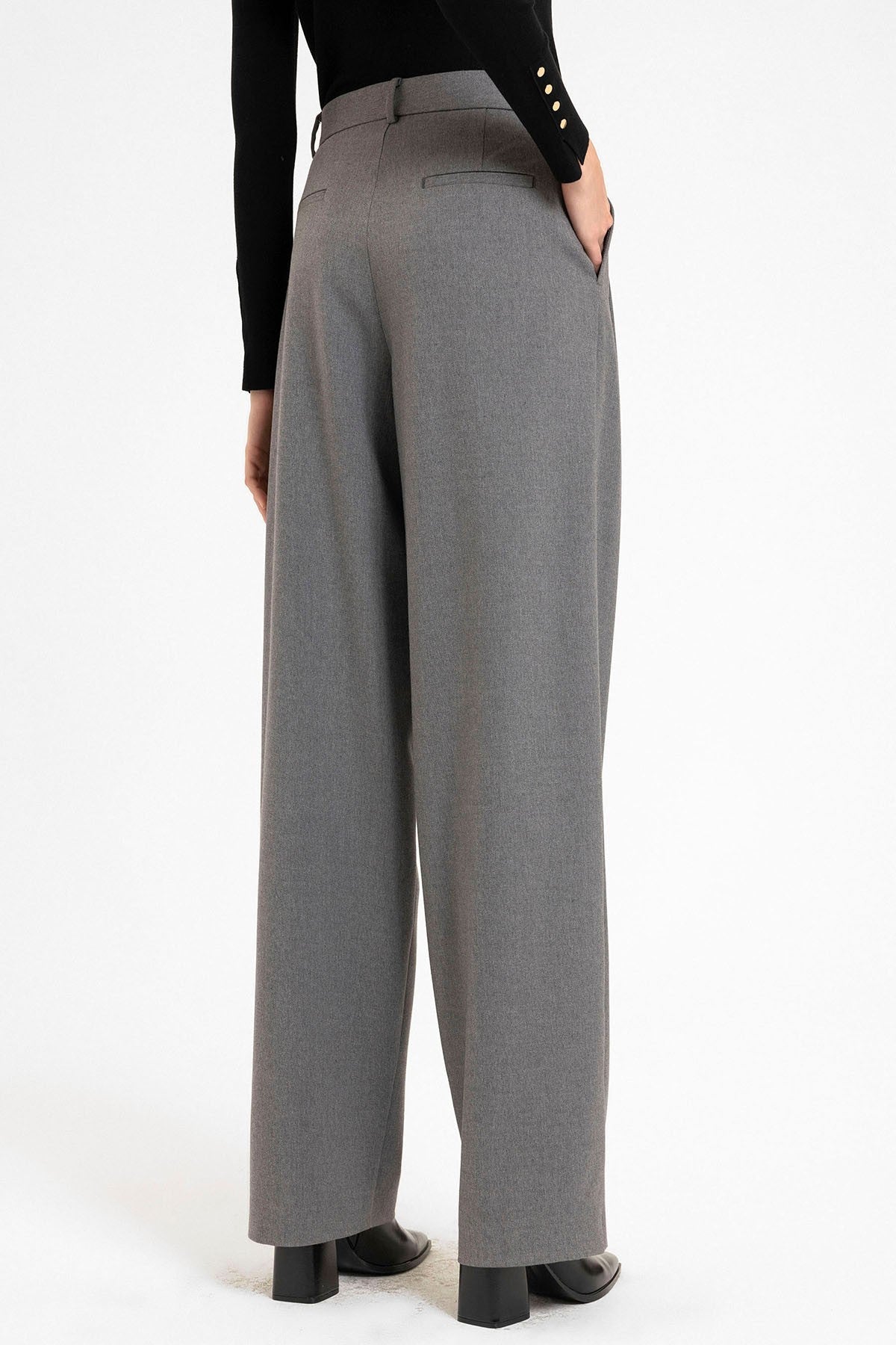 Kadın Yüksek Bel Pens Detaylı Straight Fit Pantolon