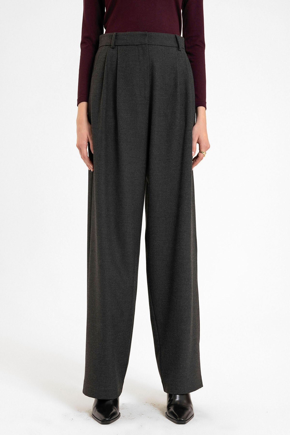 Kadın Yüksek Bel Pens Detaylı Straight Fit Pantolon