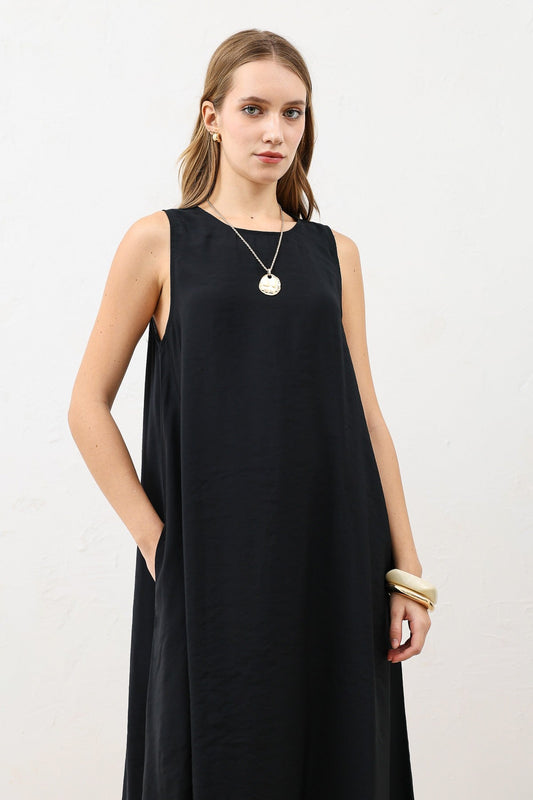 Antioch Dökümlü Halter Yaka Midi Elbise