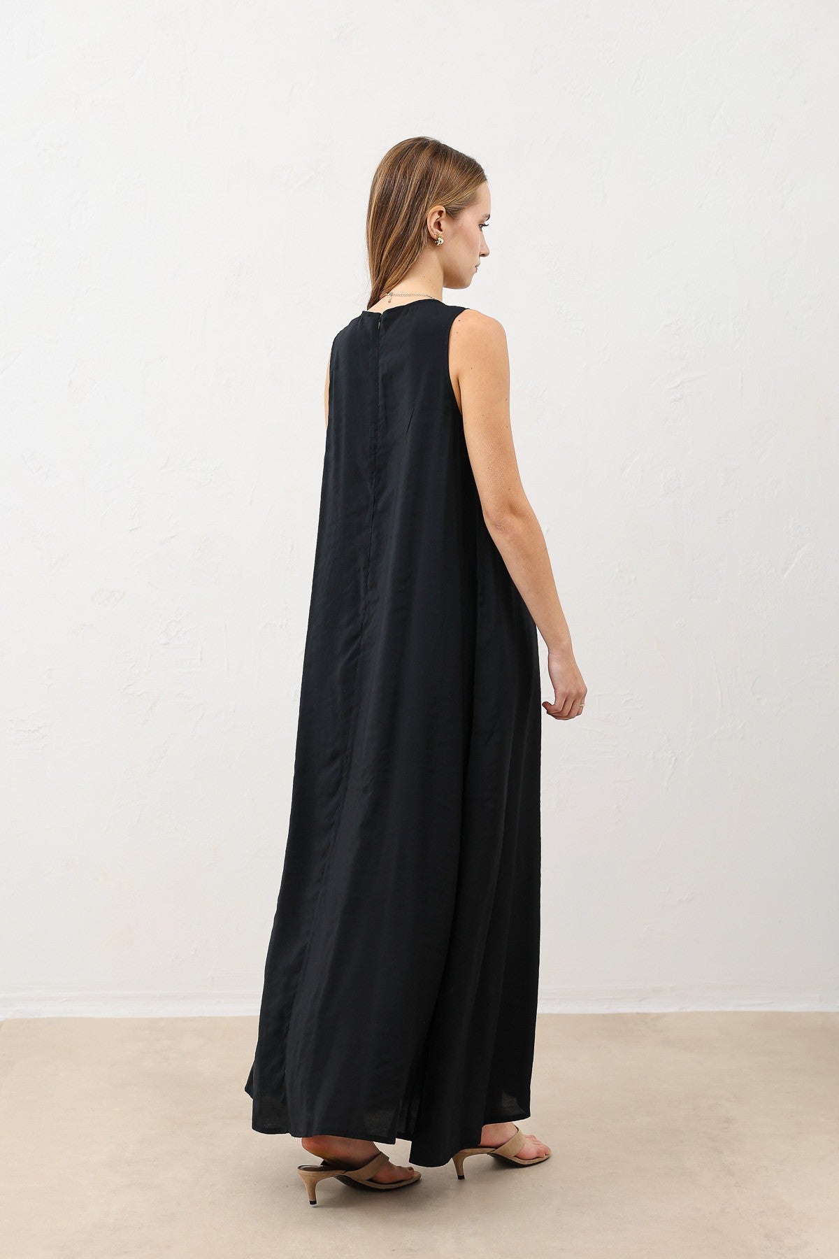 Antioch Dökümlü Halter Yaka Midi Elbise