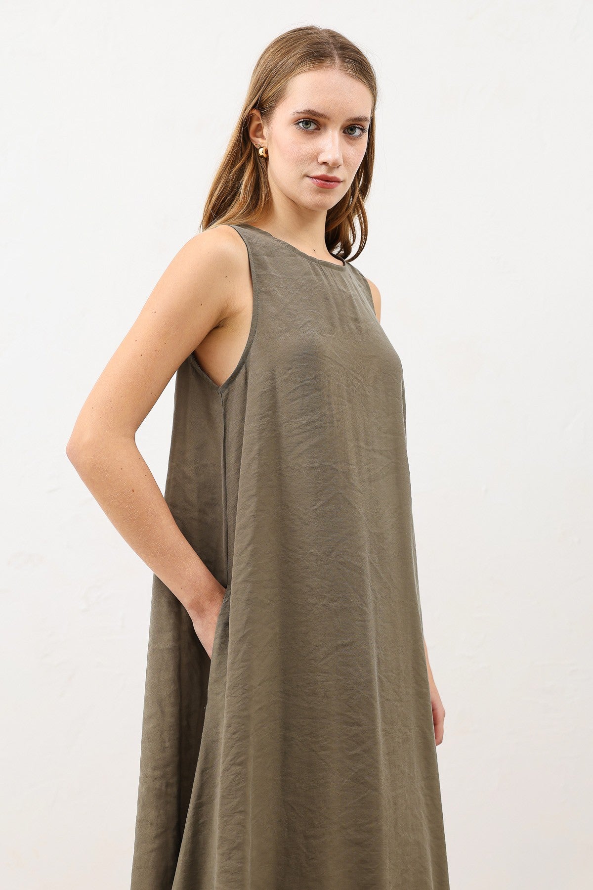 Antioch Dökümlü Halter Yaka Midi Elbise