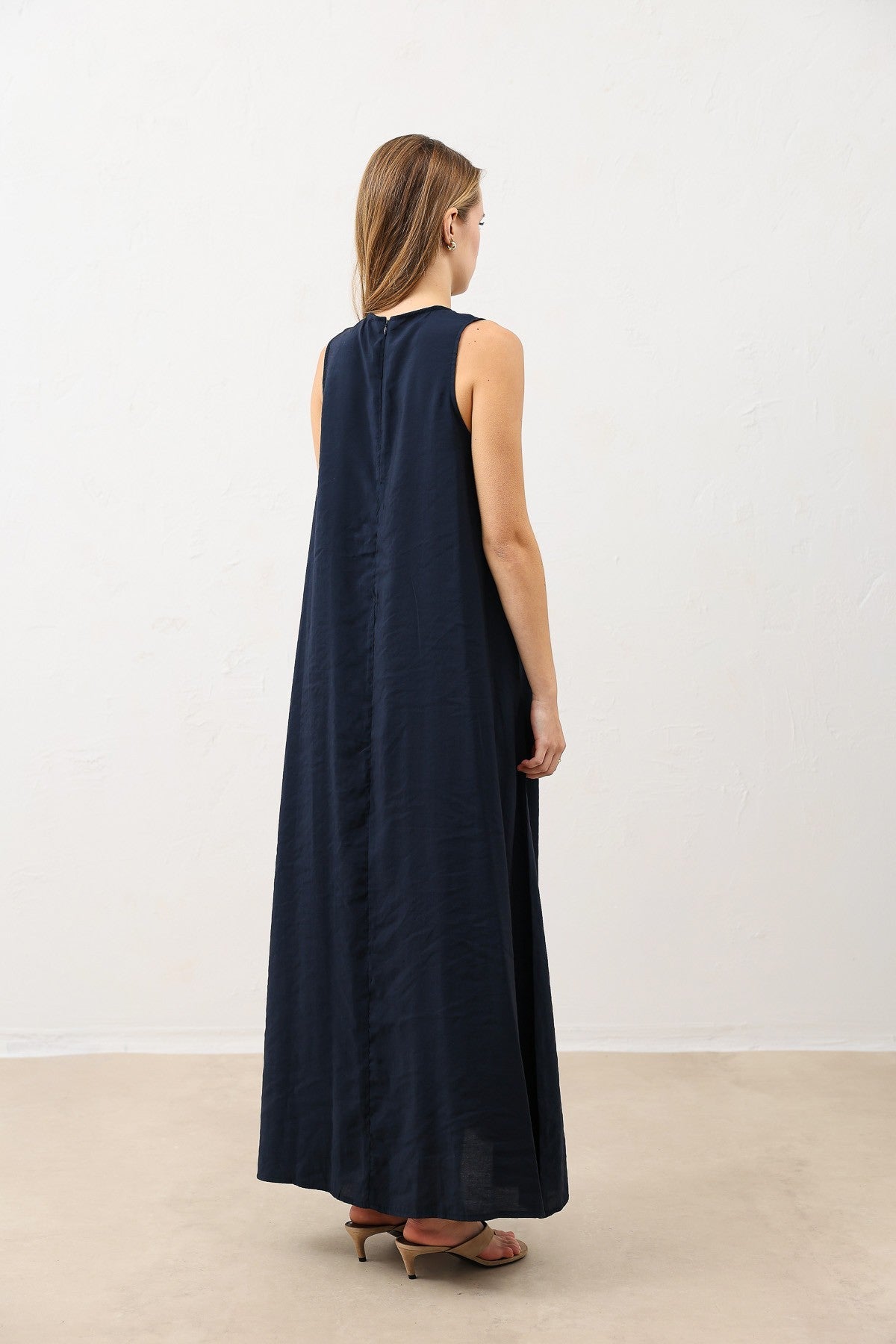 Antioch Dökümlü Halter Yaka Midi Elbise