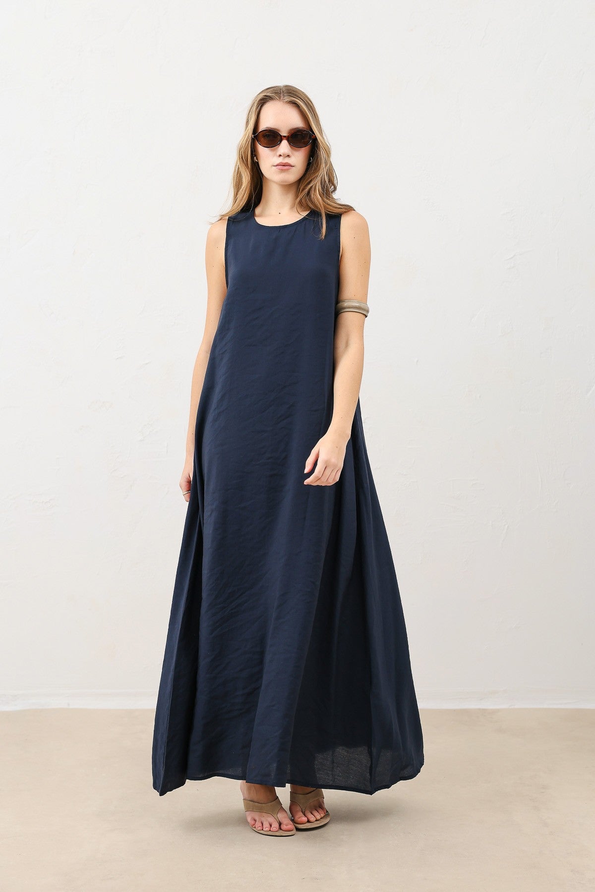 Antioch Dökümlü Halter Yaka Midi Elbise