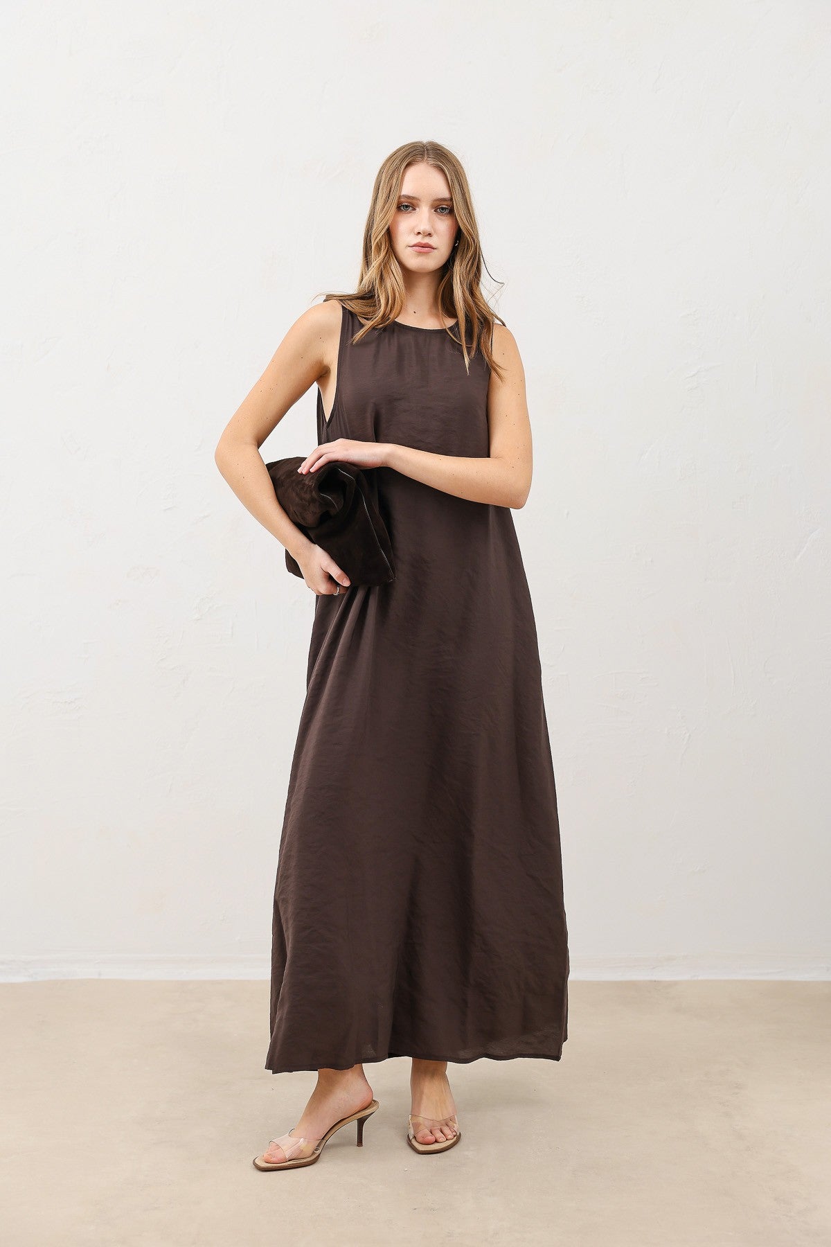 Antioch Dökümlü Halter Yaka Midi Elbise